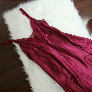 ❌SOLD❌ VTG Victoria’s Secret Maxi Slip dress